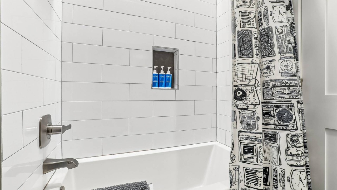 Photo of Bathroom in Holly