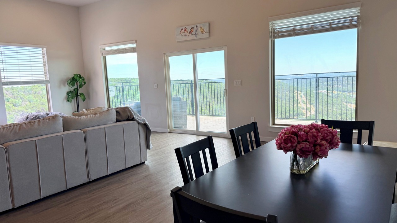 Photo of Livingroom in Lago Vista