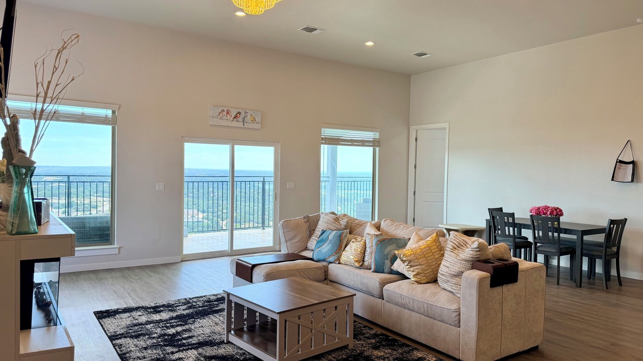 Photo of Livingroom in Lago Vista