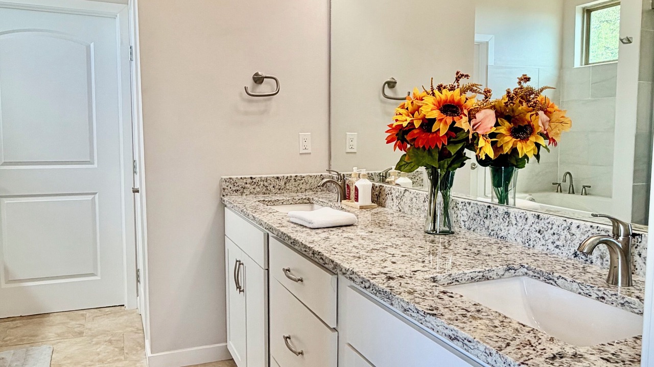 Photo of Bathroom in Lago Vista