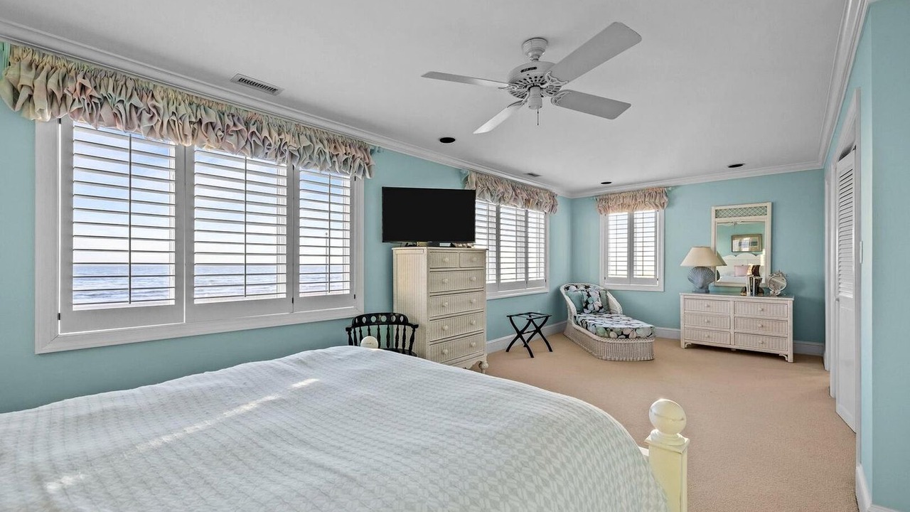 Photo of Bedroom in Atlantic Beach