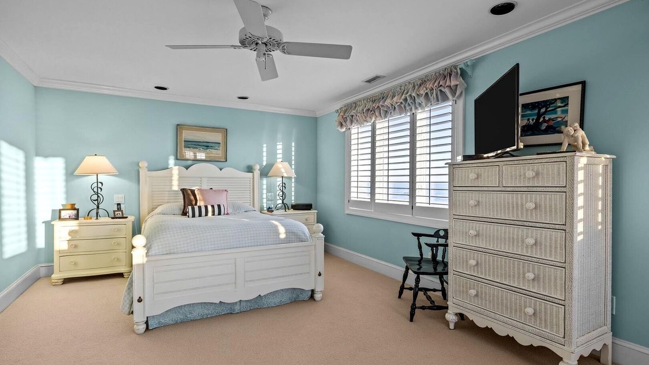 Photo of Bedroom in Atlantic Beach