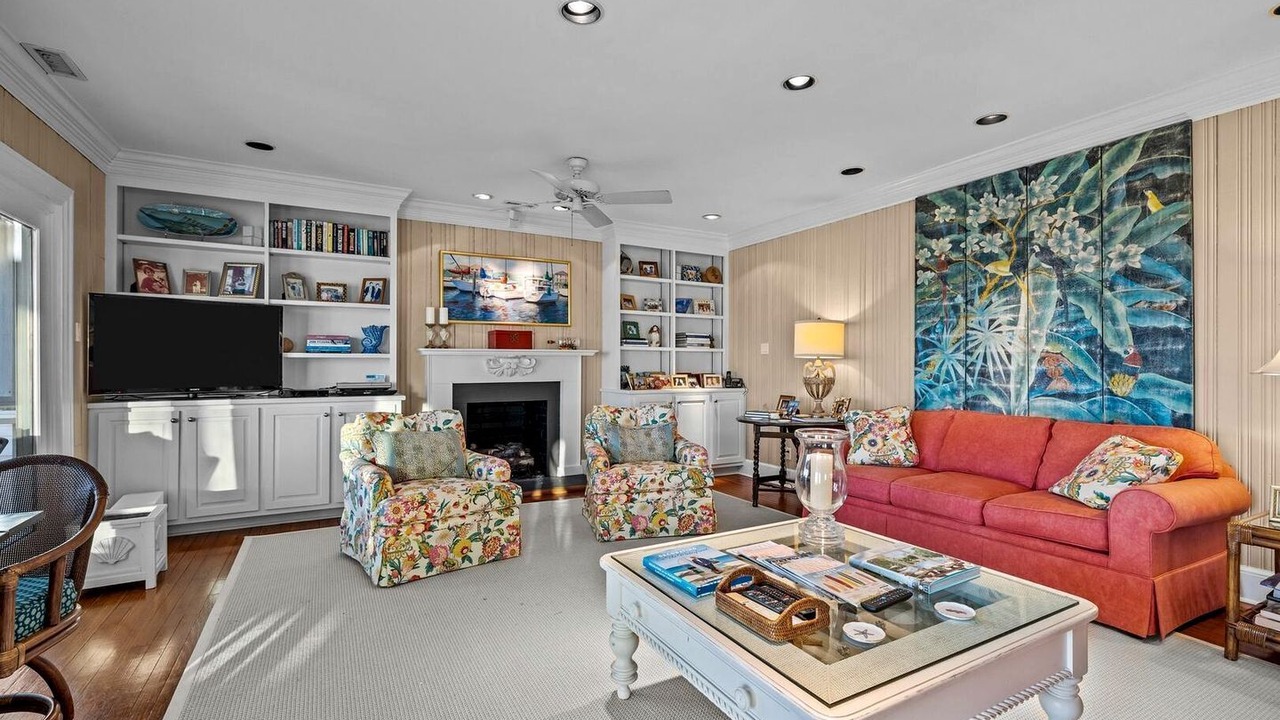 Photo of Livingroom in Atlantic Beach