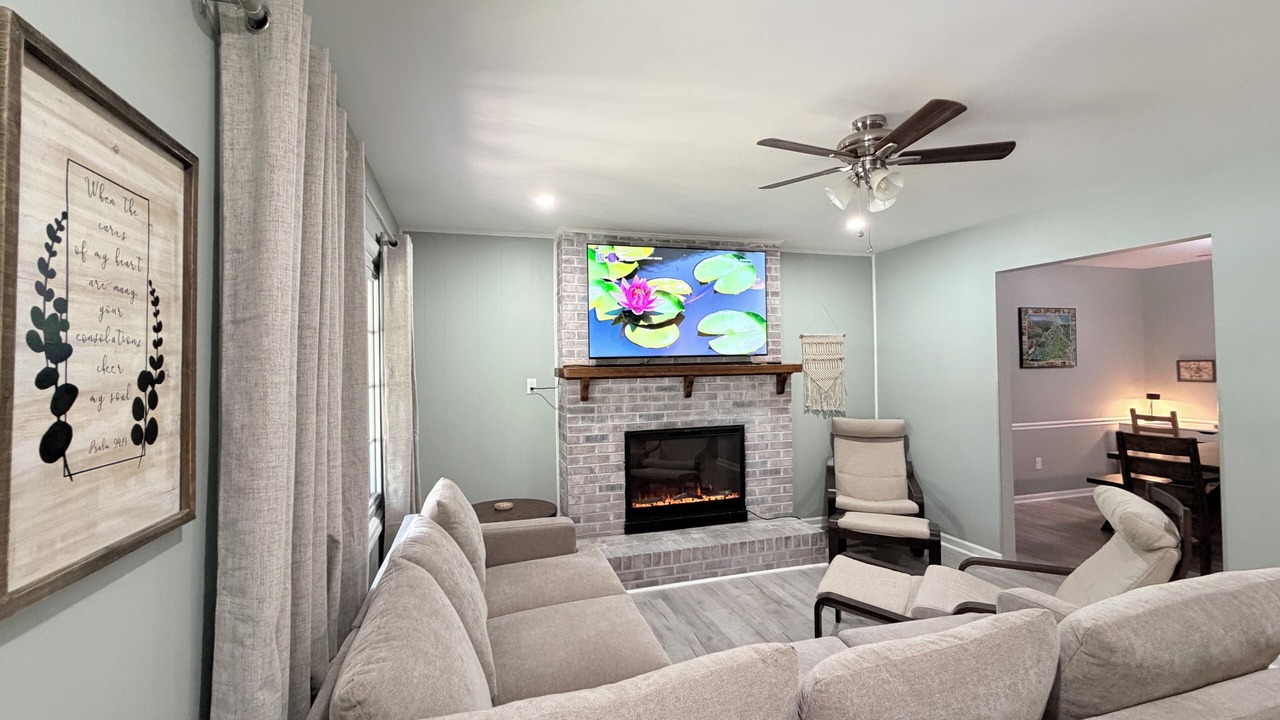 Photo of Livingroom in Fredericksburg