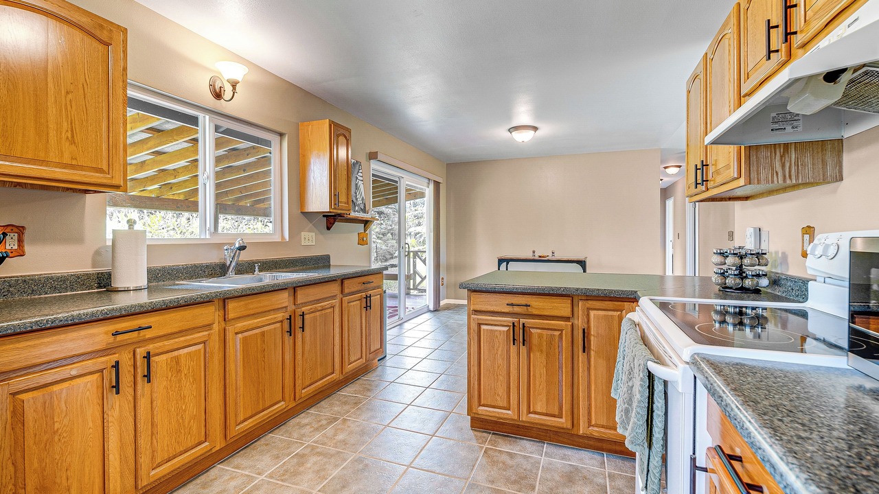 Photo of Kitchen in Ainaloa