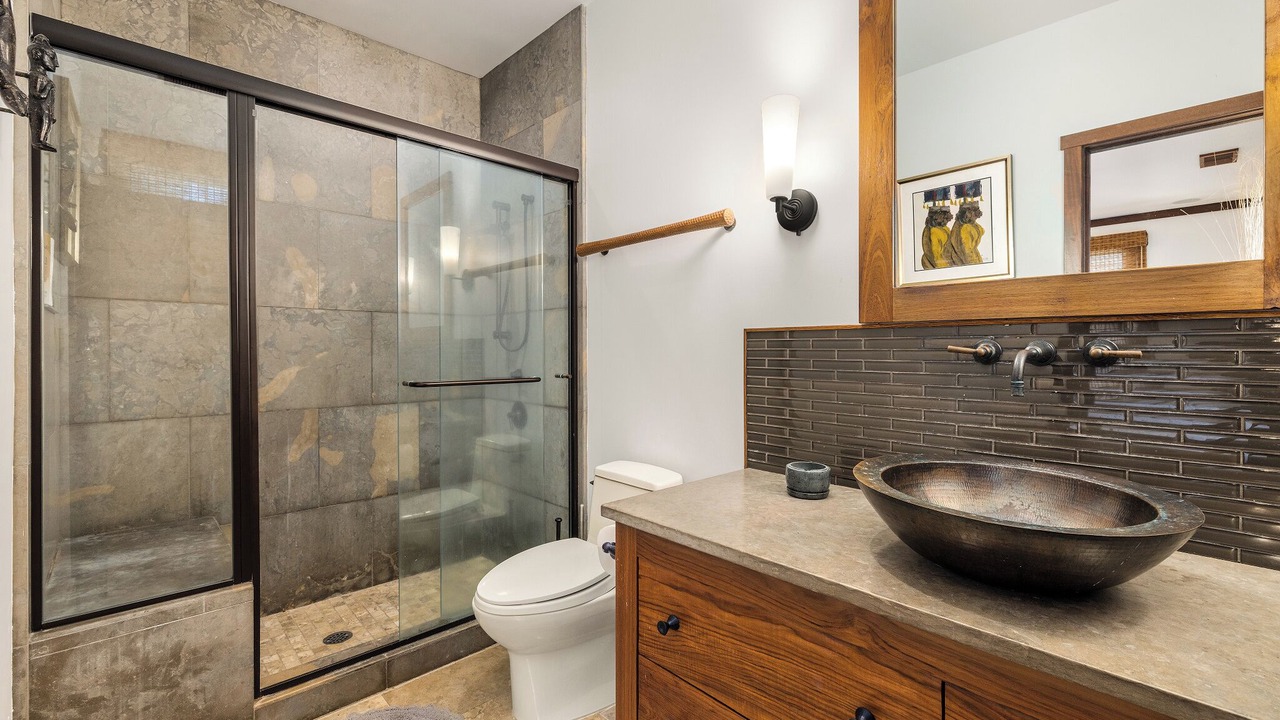 Photo of Bathroom in Kahuku