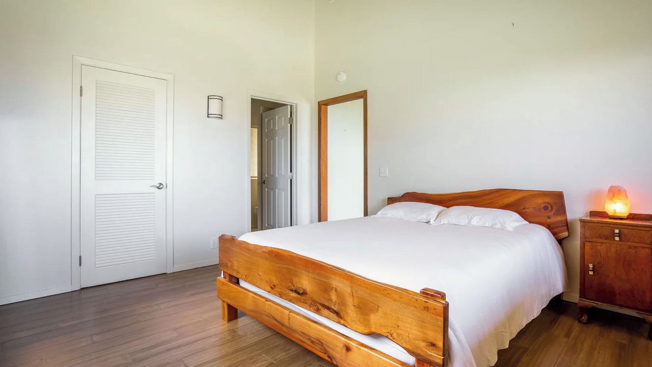 Photo of Bedroom in Kealakekua