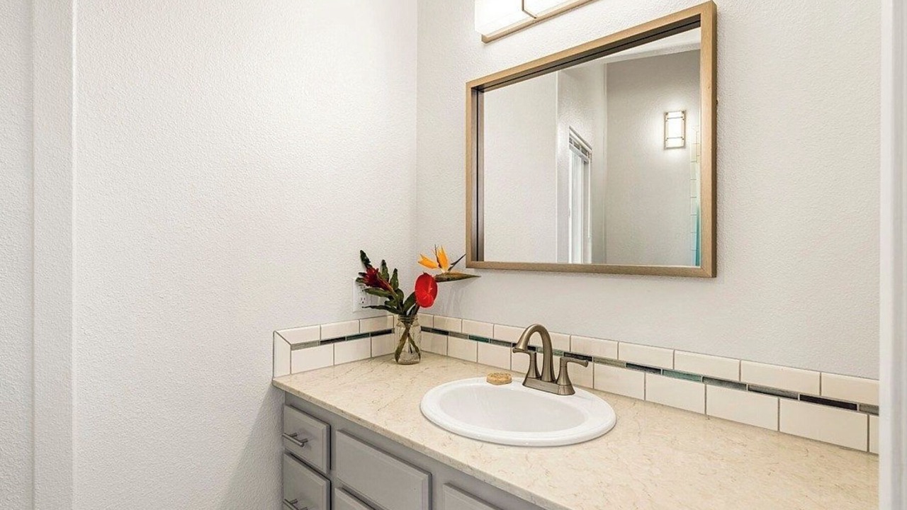 Photo of Bathroom in Kealakekua