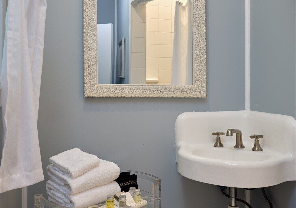 Photo of Bathroom in Wailuku