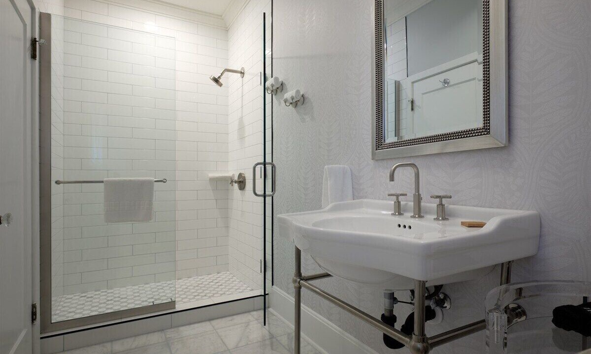 Photo of Bathroom in Wailuku