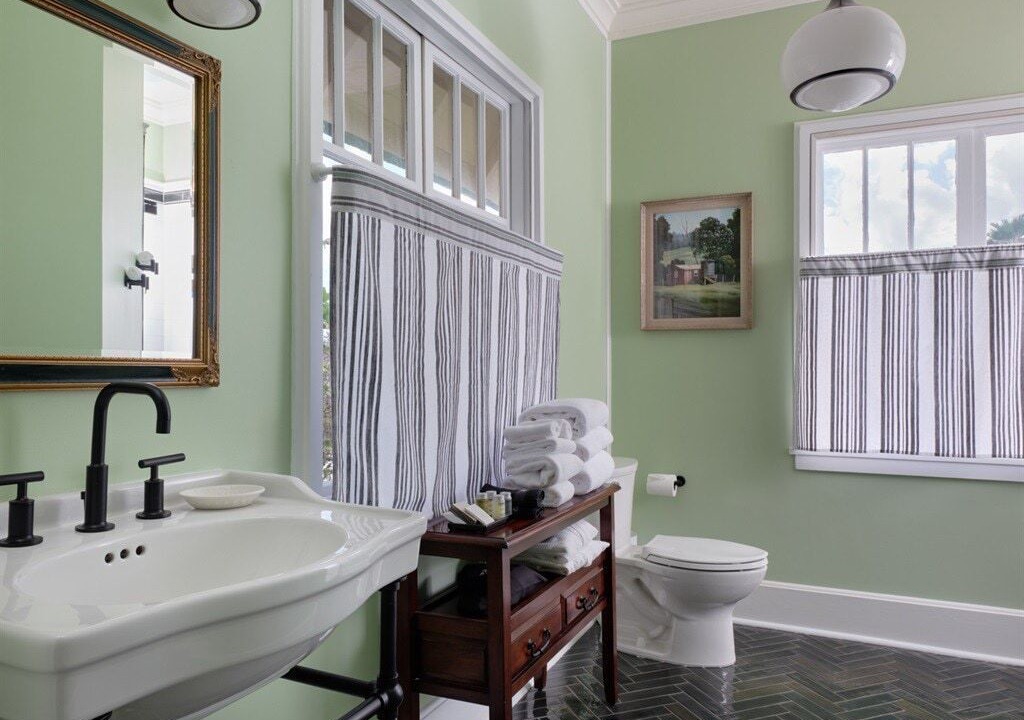 Photo of Bathroom in Wailuku