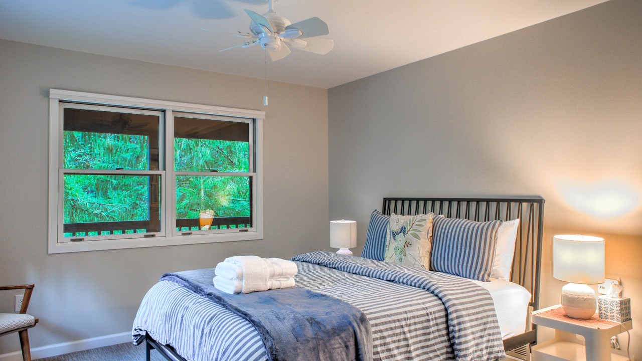 Photo of Bedroom in Weaverville