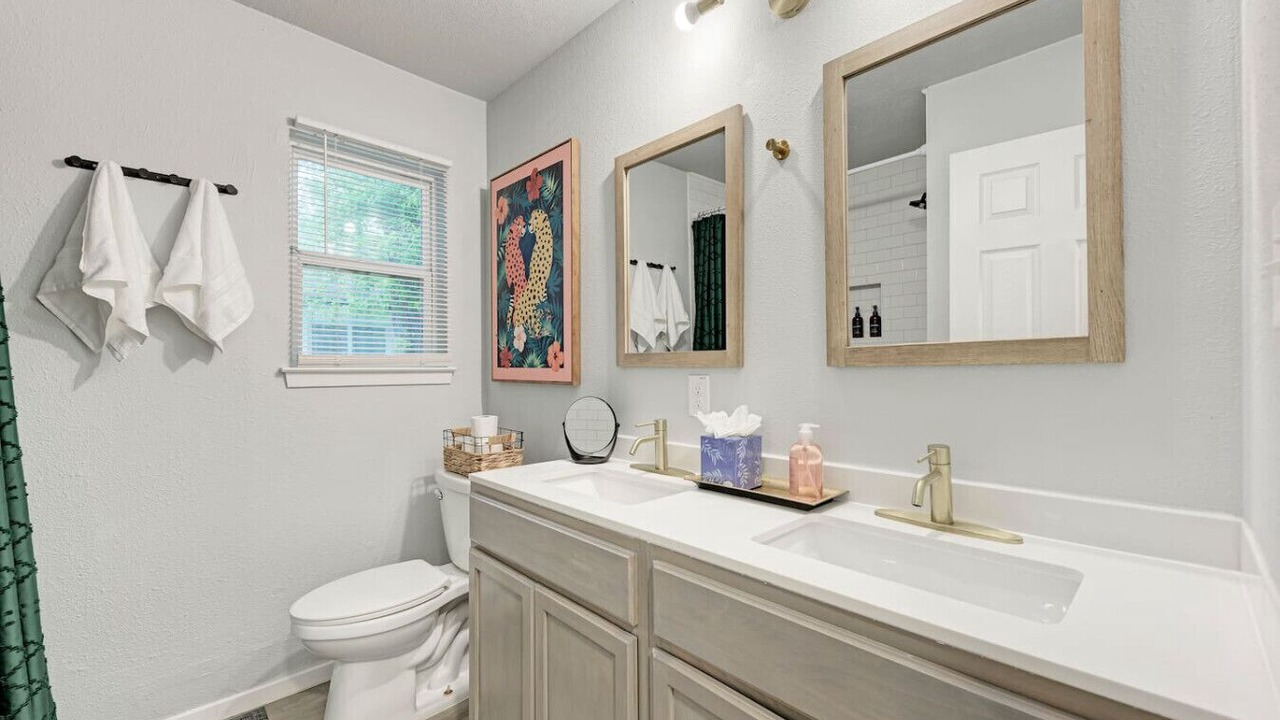 Photo of Bathroom in Johnston Terrace