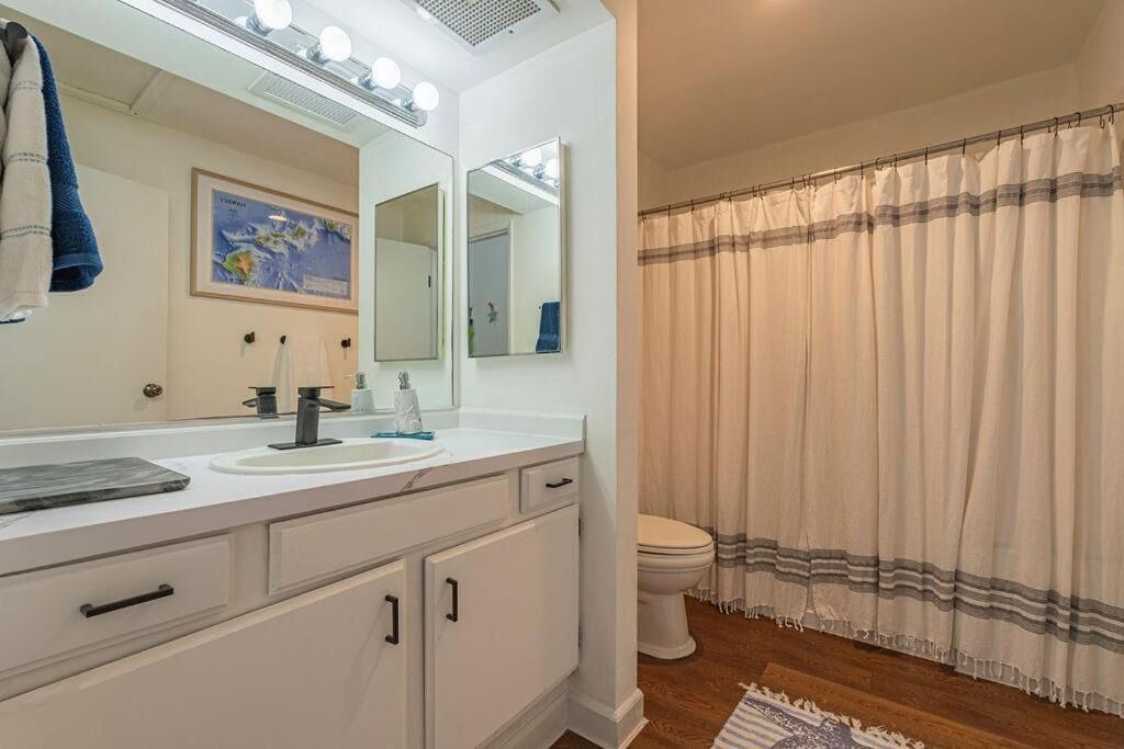 Photo of Bathroom in Historic Kailua Village