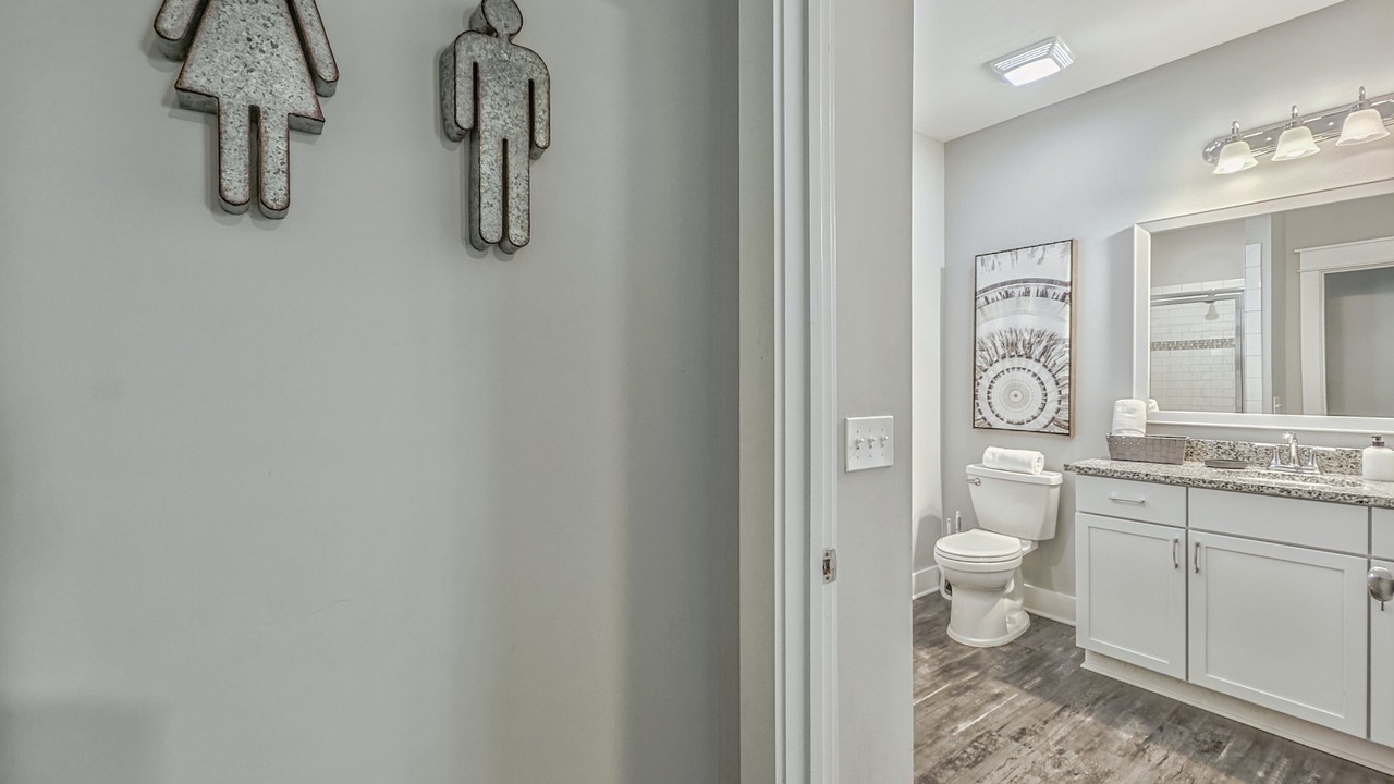 Photo of Bathroom in Folly Field