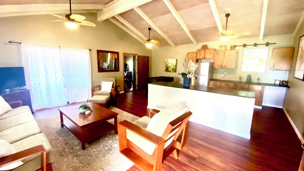 Photo of Livingroom in Kahaluu Bay