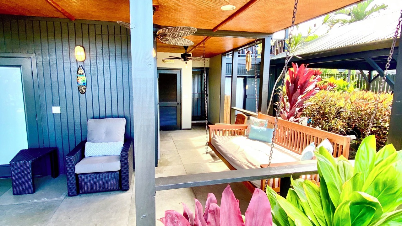 Photo of Patio Balcony in Kahaluu Bay