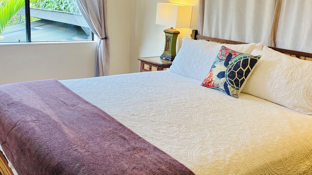Photo of Bedroom in Kahaluu Bay