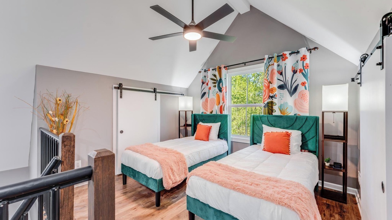 Photo of Bedroom in Tamassee