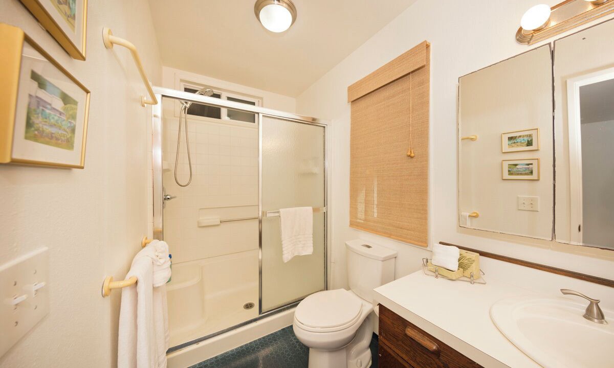 Photo of Bathroom in Keaau