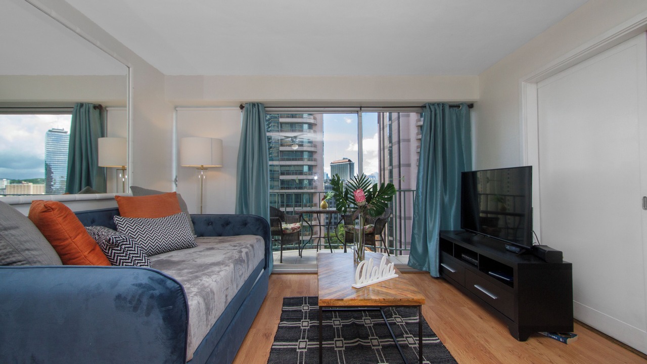 Photo of Livingroom in McCully - Moiliili
