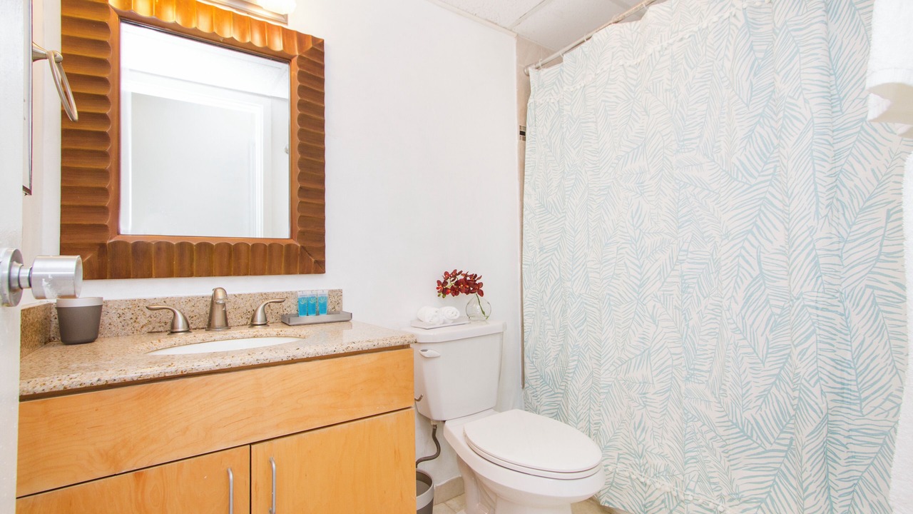 Photo of Bathroom in McCully - Moiliili