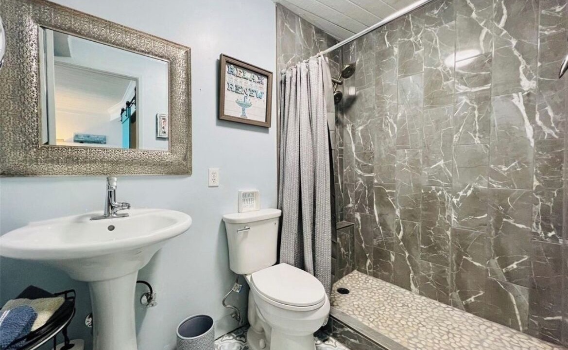 Photo of Bathroom in Maili