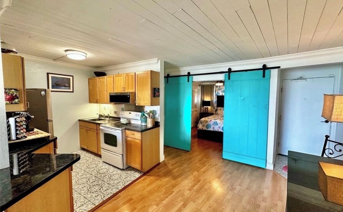 Photo of Kitchen in Maili