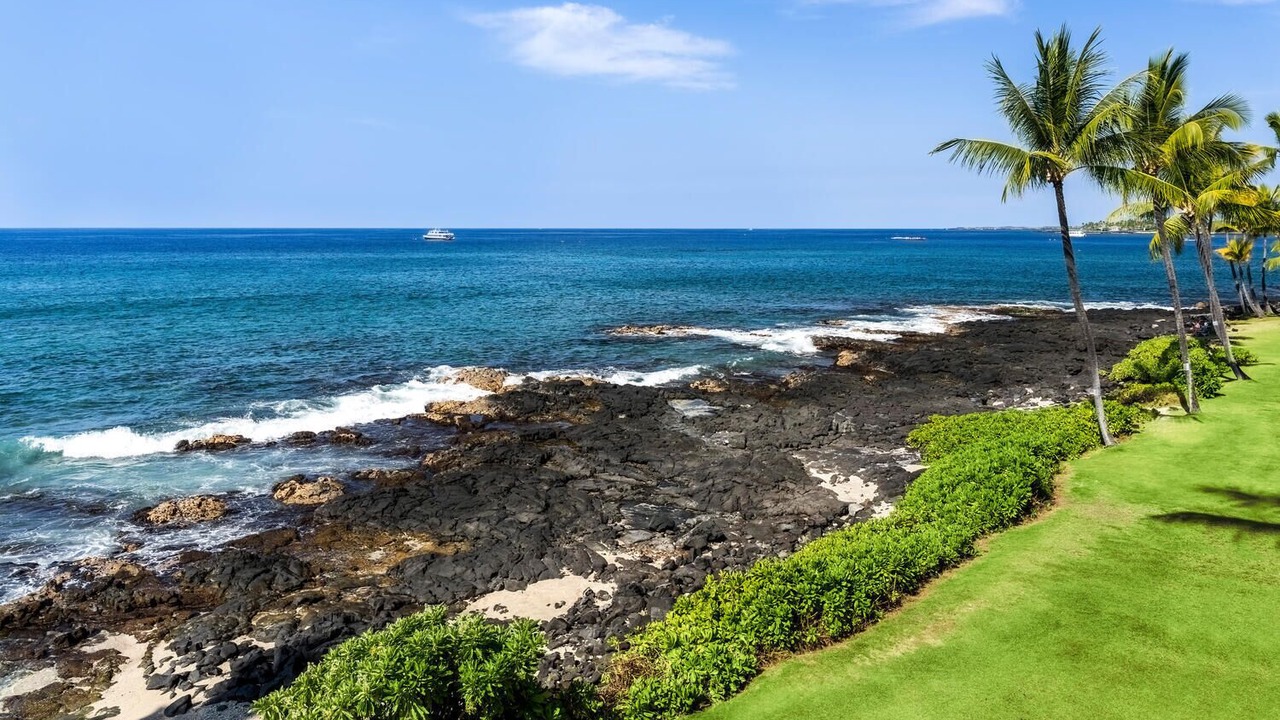 Photo of Others in Historic Kailua Village