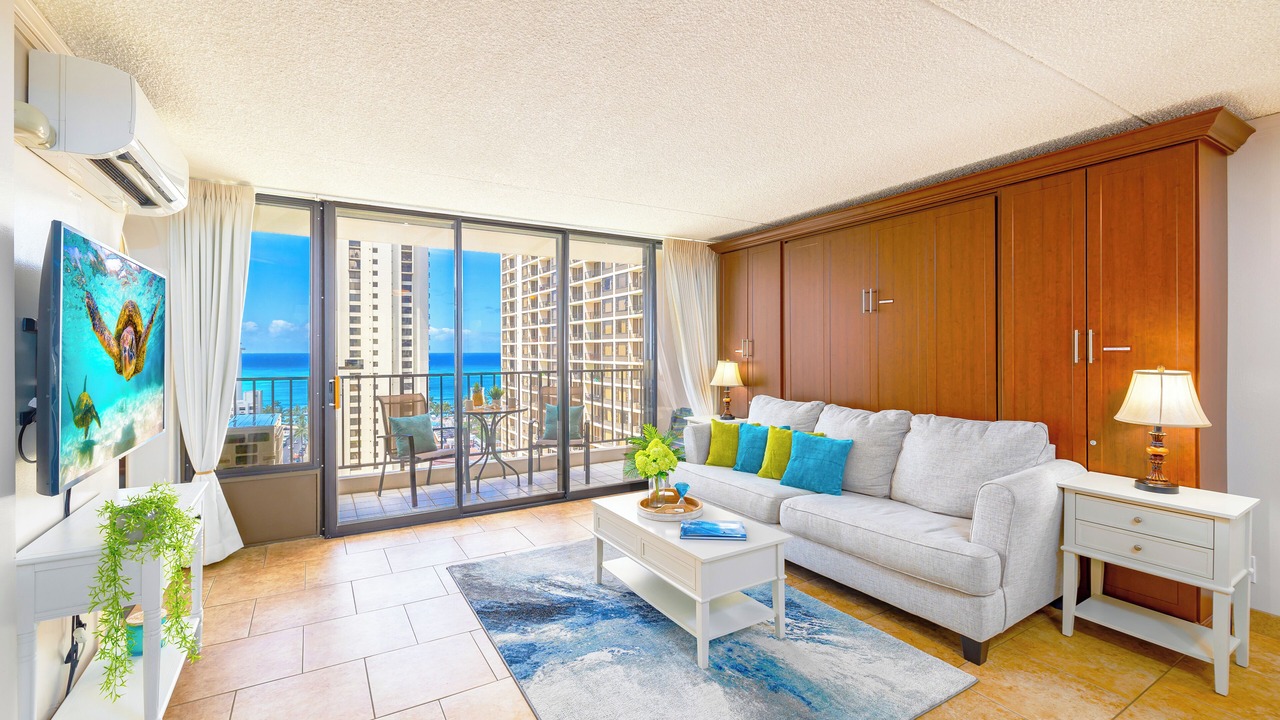 Photo of Livingroom in Waikiki