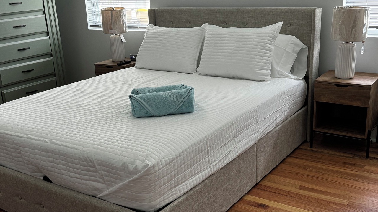 Photo of Bedroom in Thunderbolt