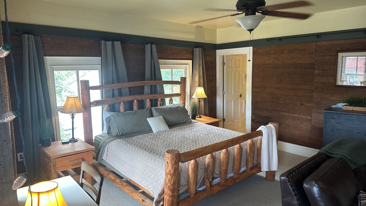 Photo of Bedroom in Troy