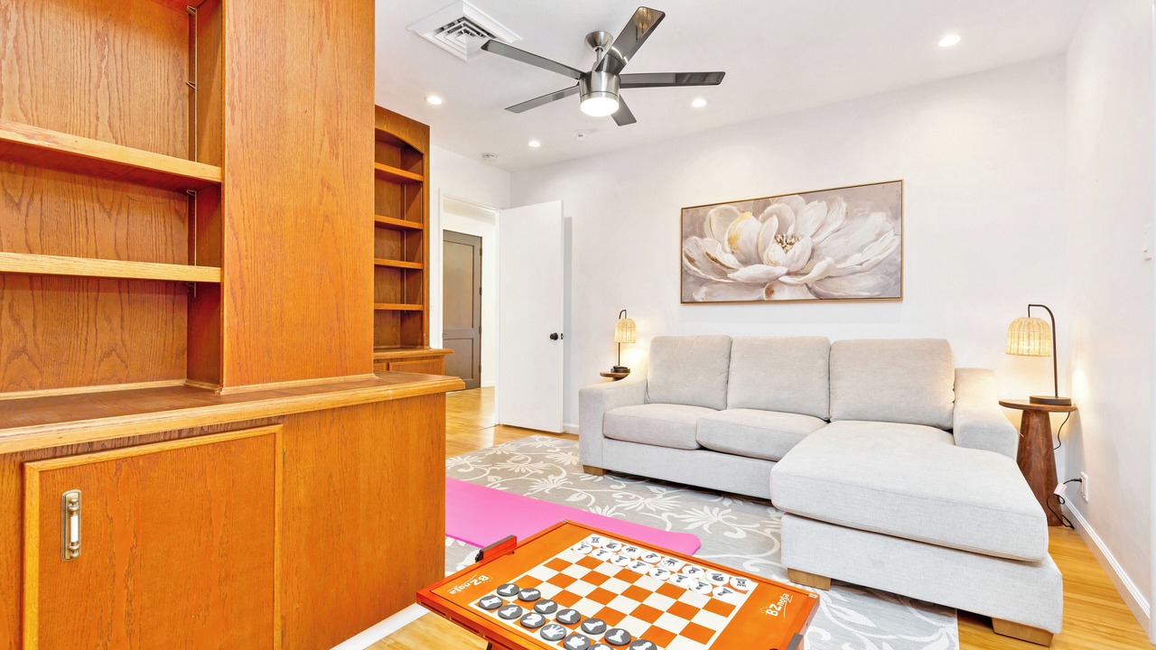 Photo of Bedroom in Maili