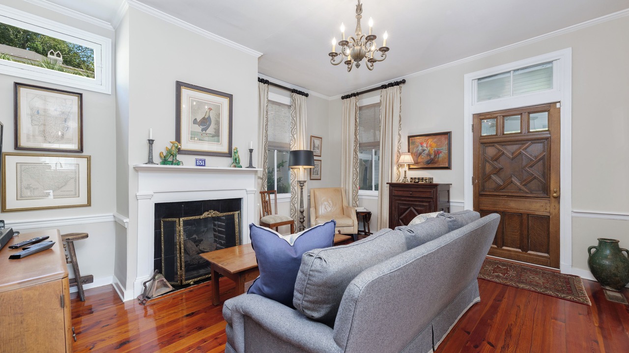 Photo of Livingroom in South of Broad