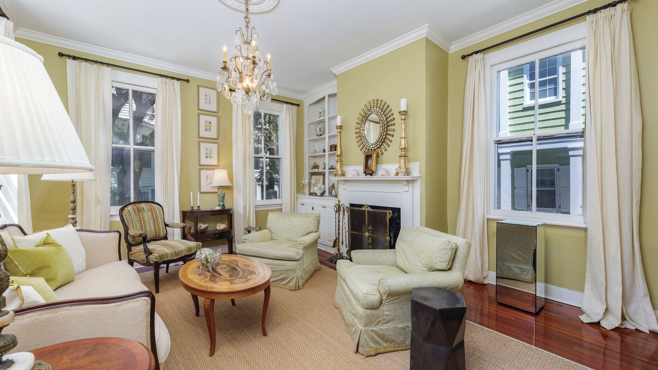 Photo of Livingroom in South of Broad