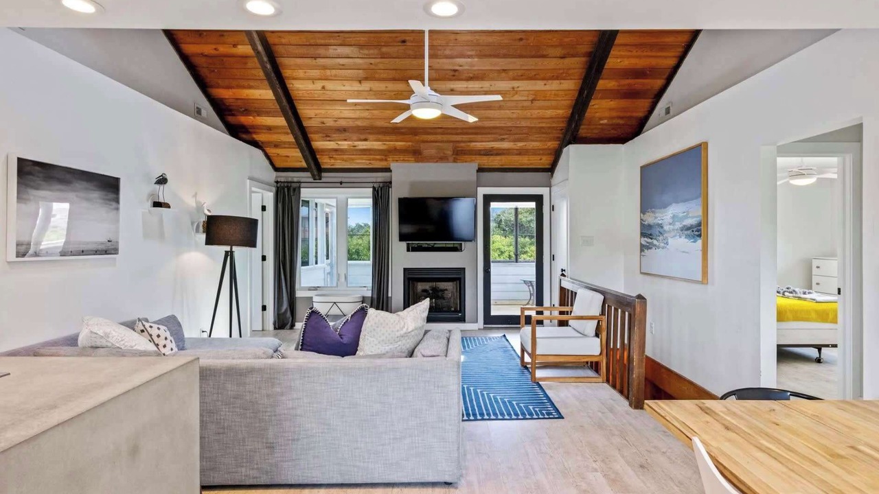 Photo of Livingroom in Southern Shores