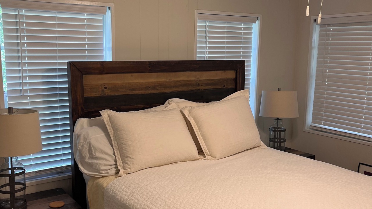 Photo of Bedroom in Cobb