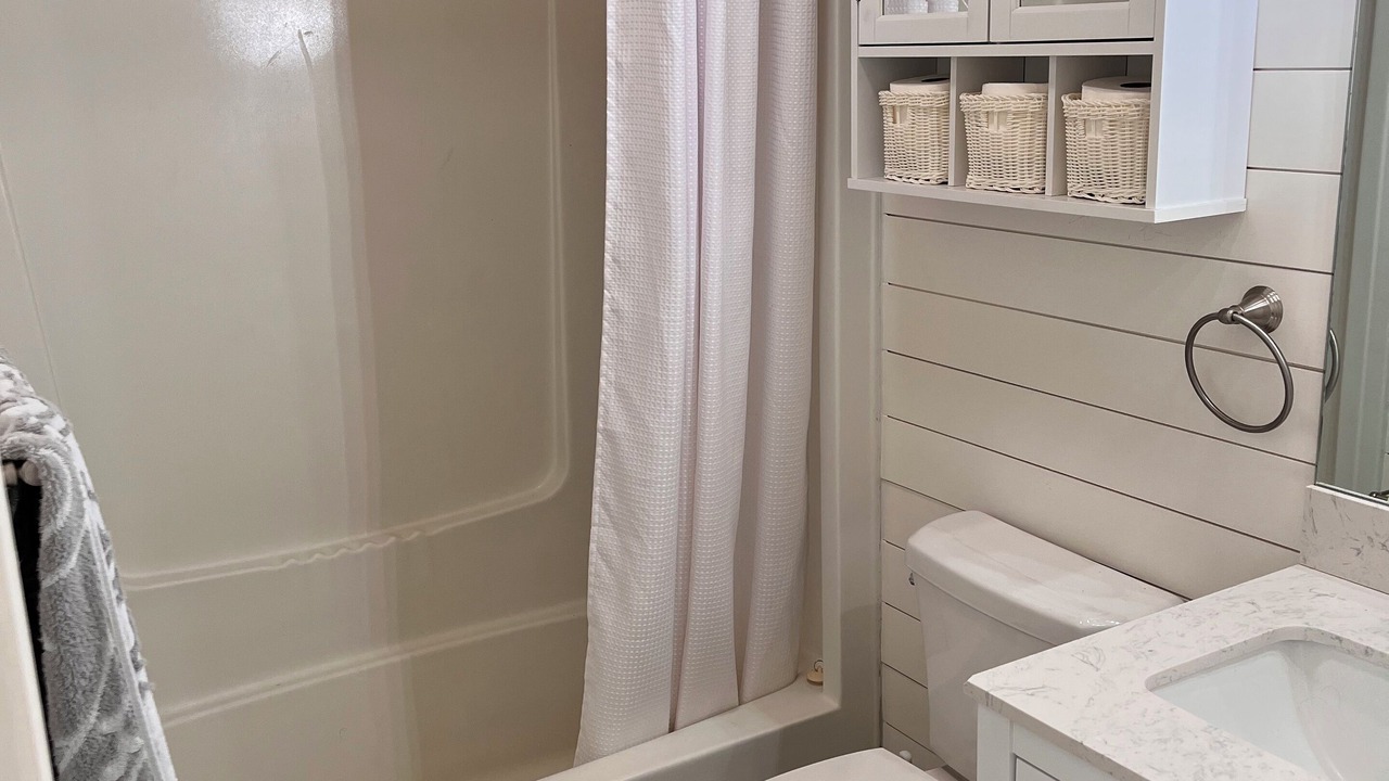 Photo of Bathroom in Cobb