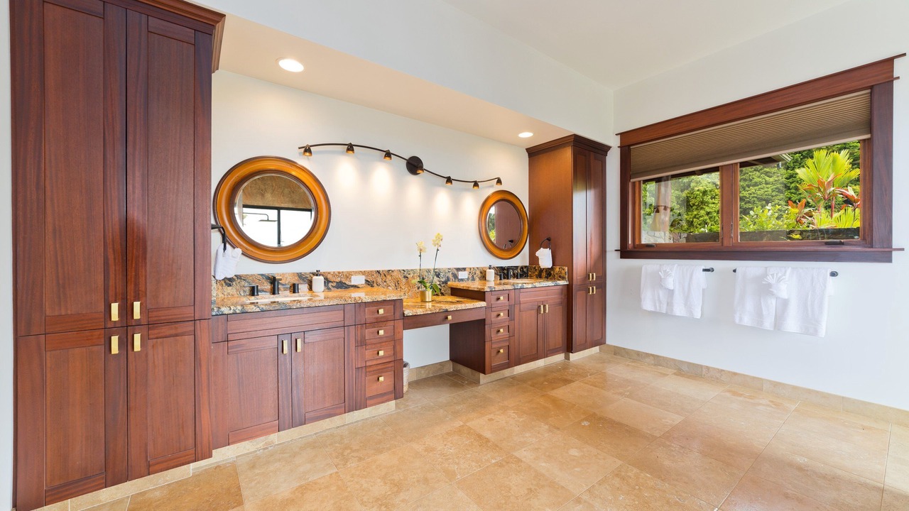 Photo of Bathroom in Historic Kailua Village