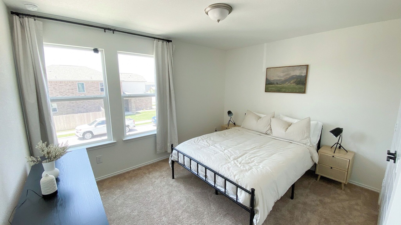 Photo of Bedroom in Manor