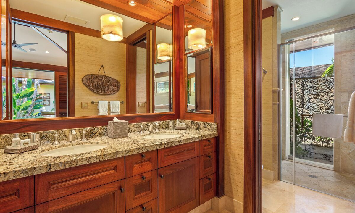 Photo of Bathroom in Kaupulehu