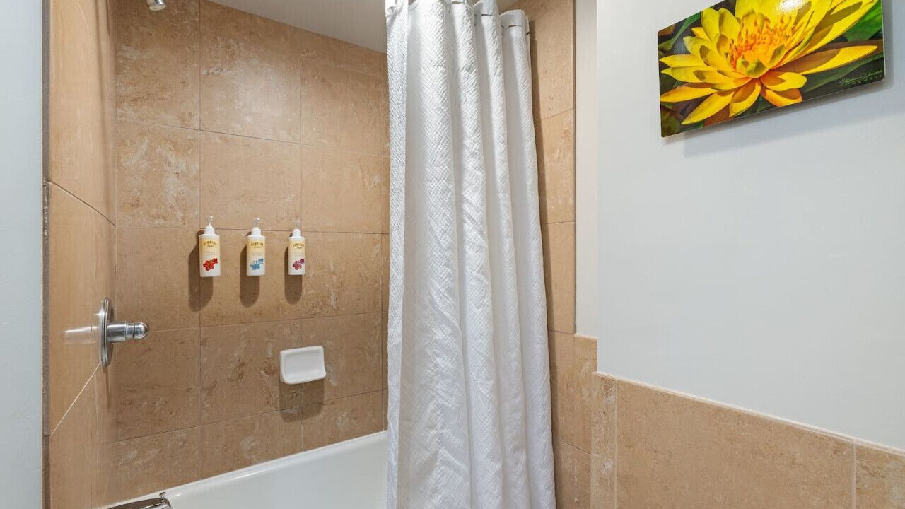Photo of Bathroom in Waikiki