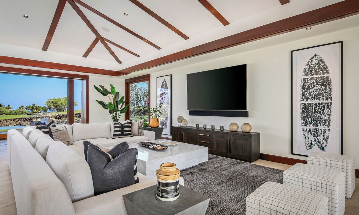 Photo of Livingroom in Kaupulehu