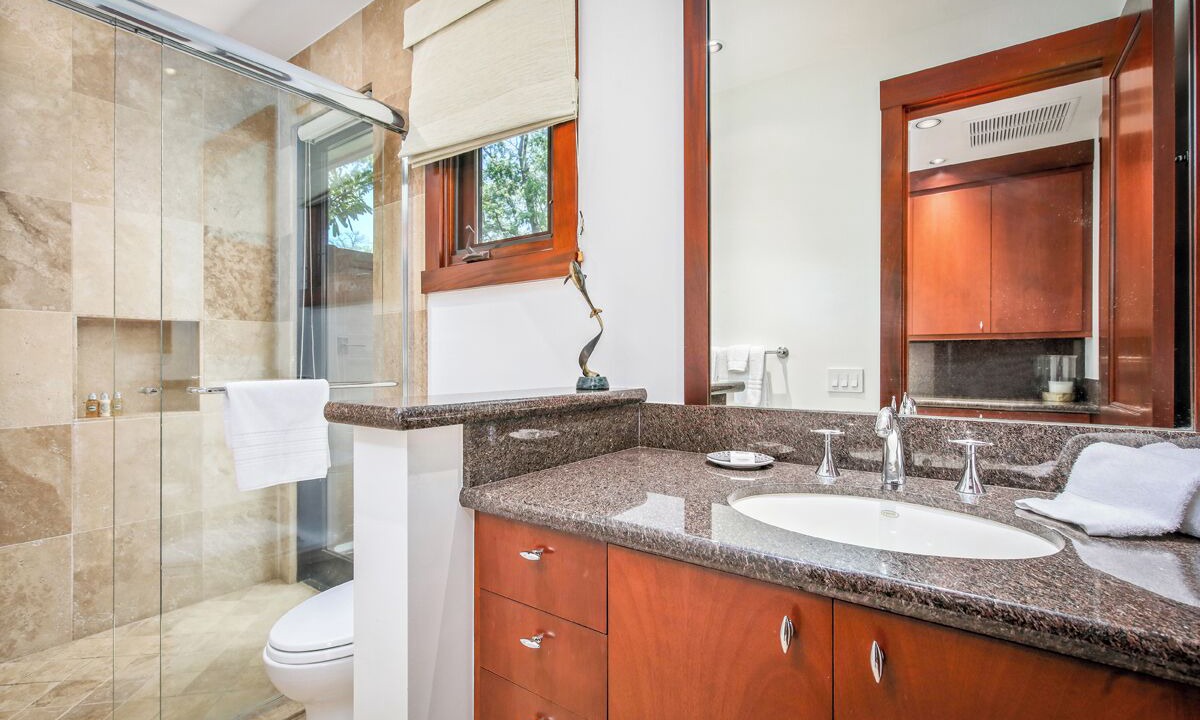 Photo of Bathroom in Kaupulehu