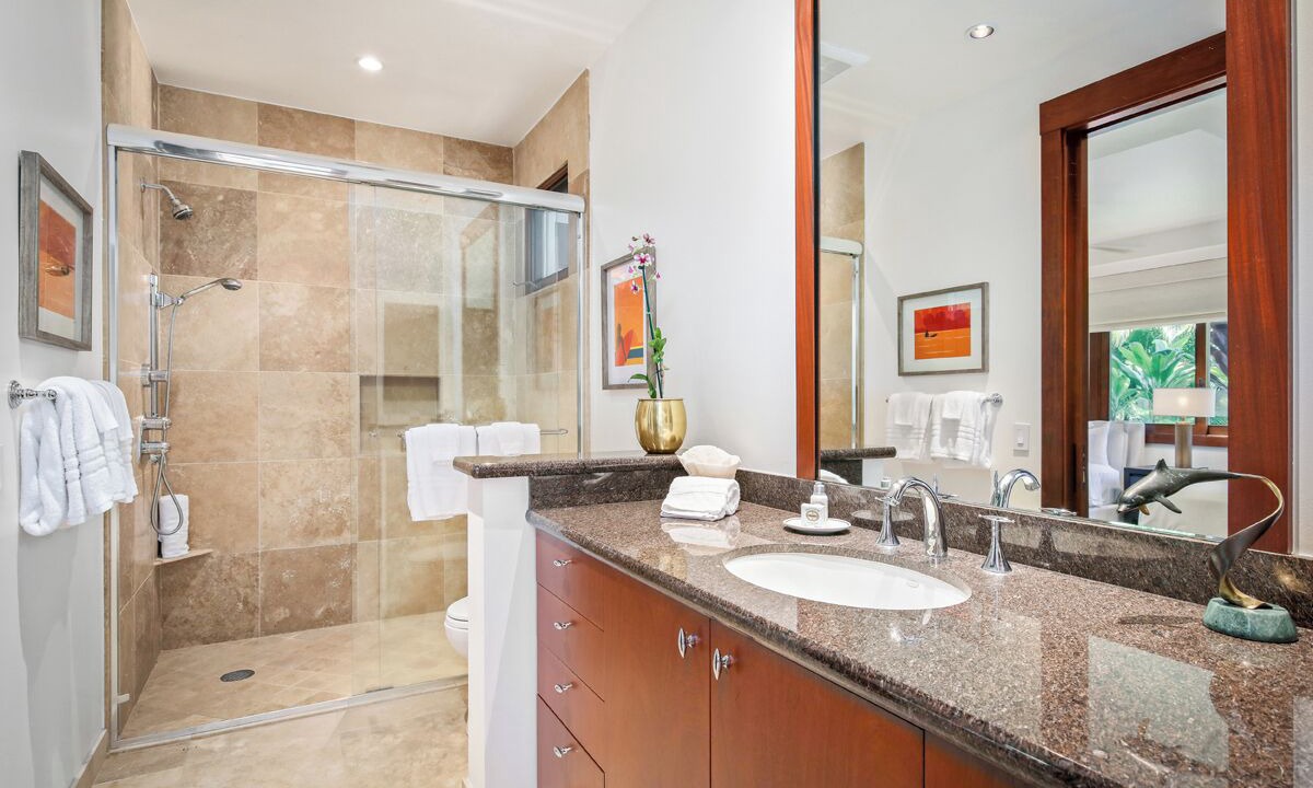 Photo of Bathroom in Kaupulehu