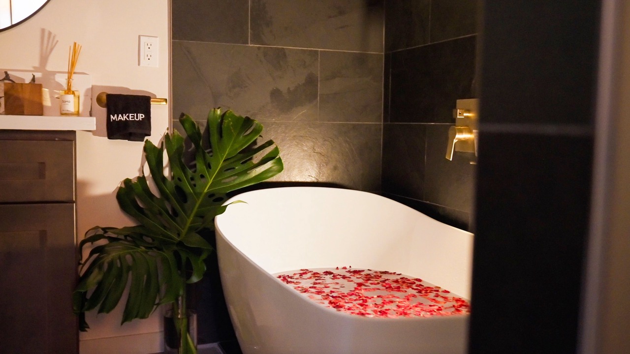 Photo of Bathroom in Royal Hawaiian Estates