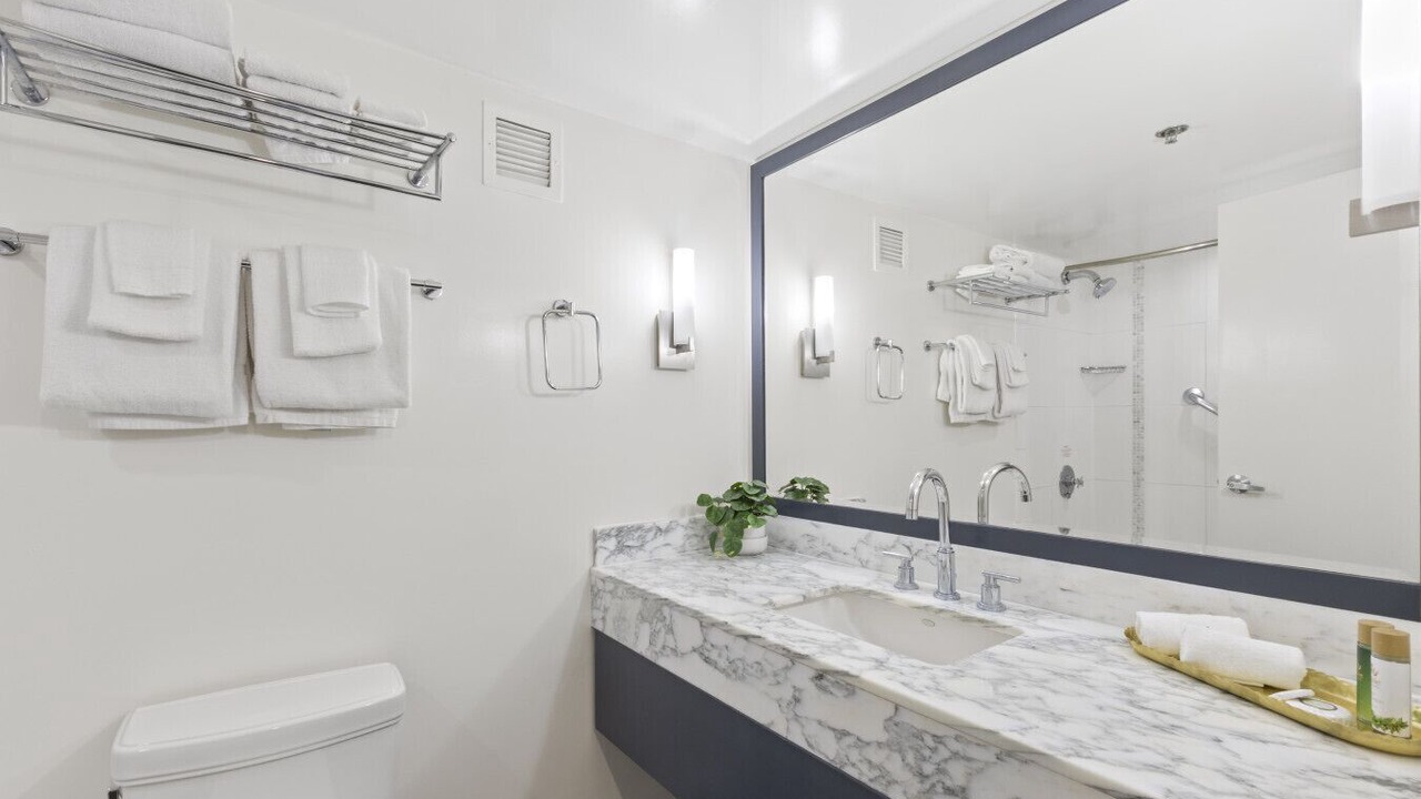 Photo of Bathroom in Ala Moana
