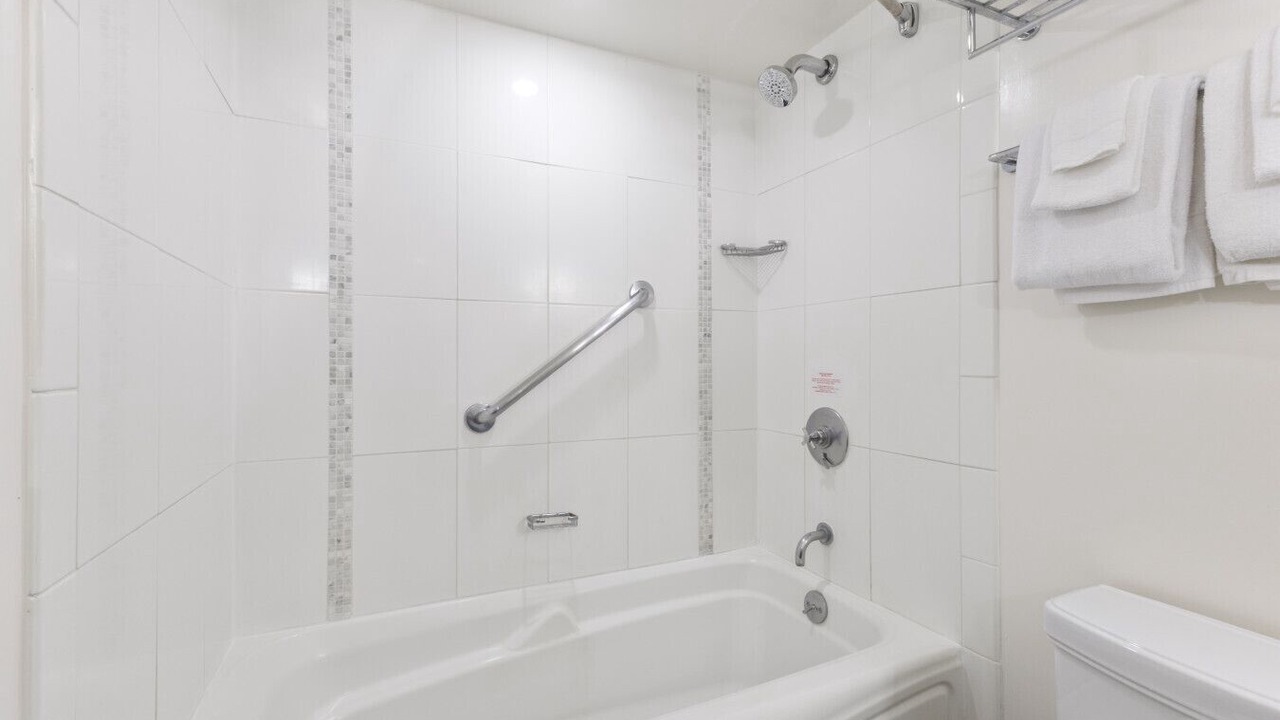 Photo of Bathroom in Ala Moana