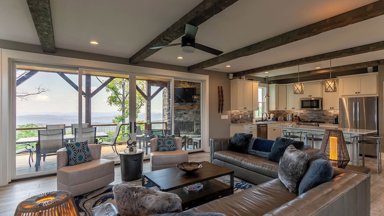 Photo of Livingroom in Lenoir