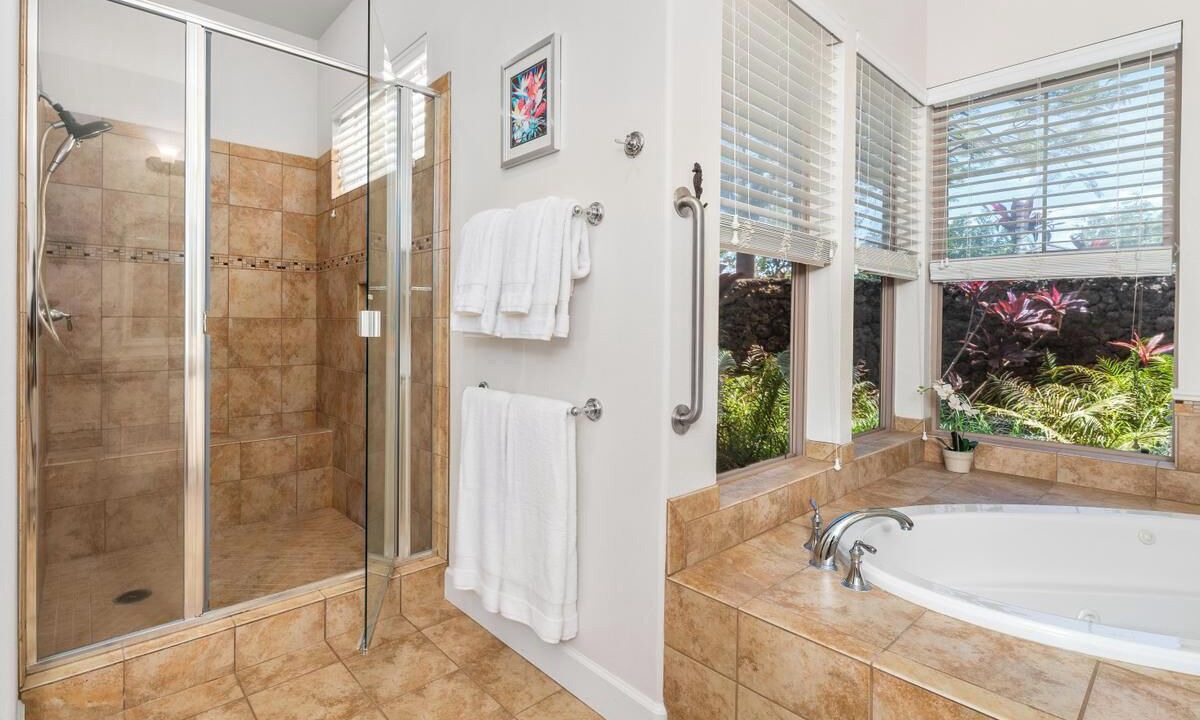 Photo of Bathroom in Kulalani